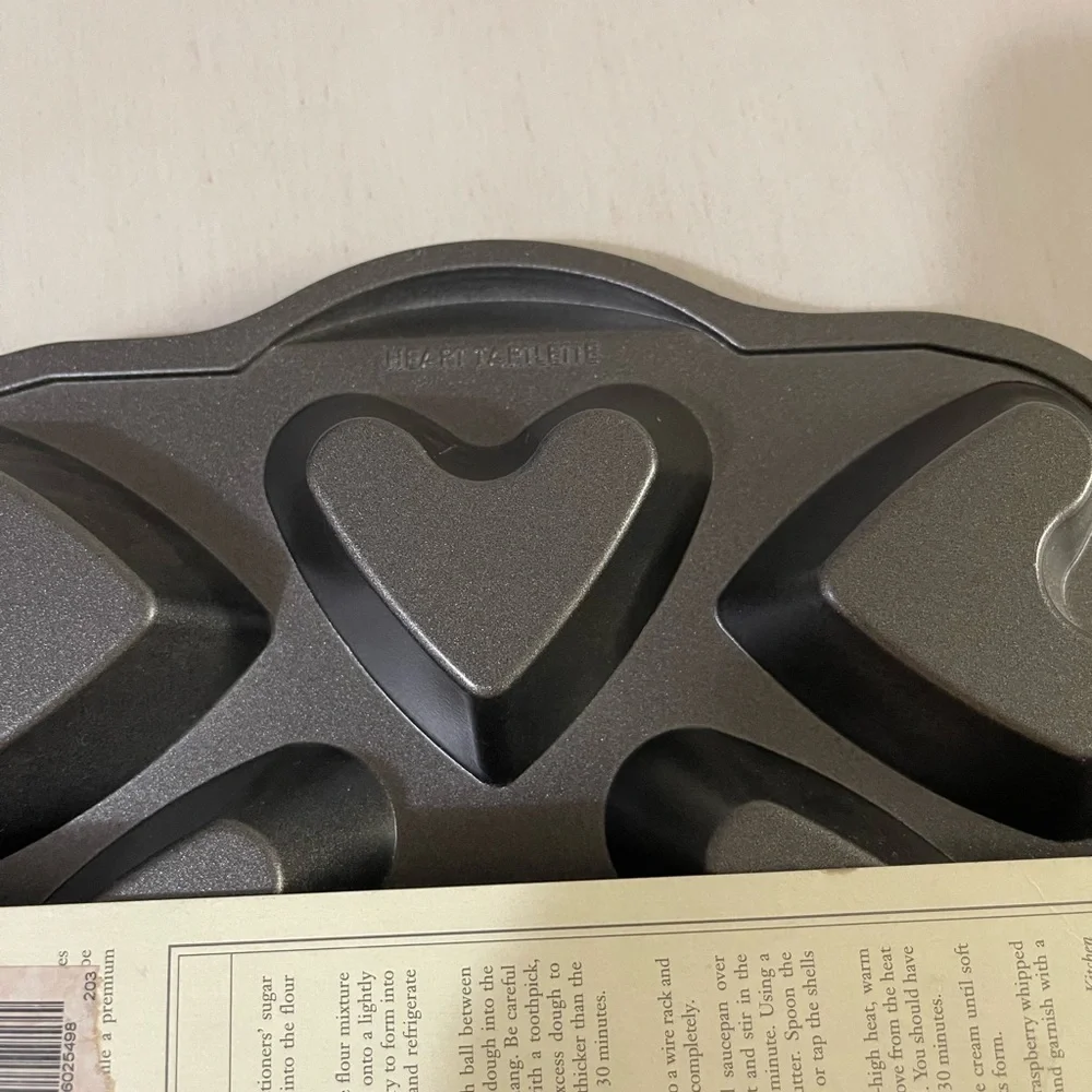 Williams Sonoma heart tartlet pan